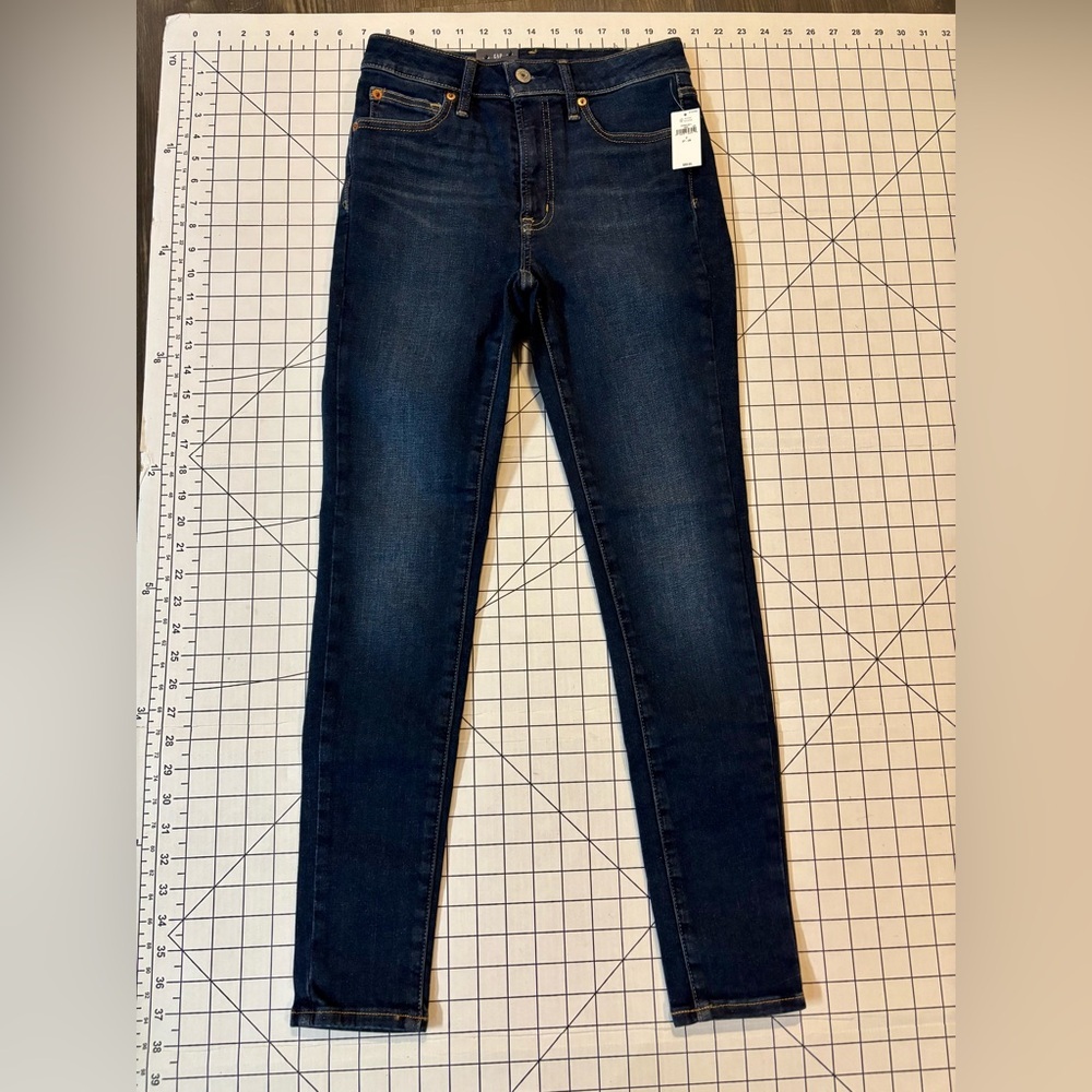 NWT GAP Women’s Size 27-29 (2) Dark Indigo Ace Jeans